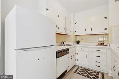 1900 John F Kennedy Boulevard #924, Philadelphia, PA 19103 - Photo 9