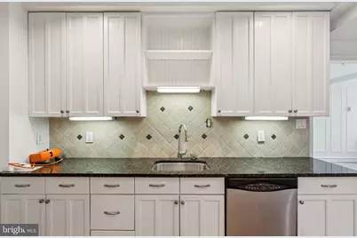 1901 Walnut Street #16E, Philadelphia, PA 19103 - Photo 7