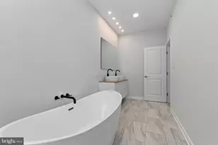 1320 S 31st St, Philadelphia, PA 19146 - Photo 35