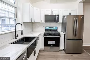 2446 S Woodstock St, Philadelphia, PA 19145 - Photo 9