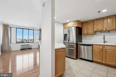 2001 Hamilton Street #1205, Philadelphia, PA 19130 - Photo 9