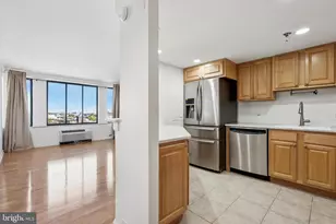 2001 Hamilton St, Philadelphia, PA 19130 - Photo 9