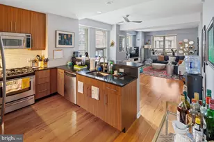 1425 Locust St, Philadelphia, PA 19102 - Photo 3