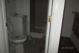 1142 W Nevada St, Philadelphia, PA 19133 - Photo 15