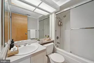 7 N Christopher Columbus Blvd, Philadelphia, PA 19106 - Photo 29