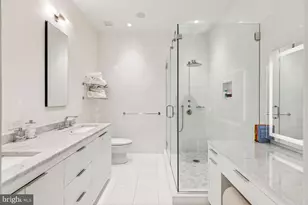 210 W Washington Square, Philadelphia, PA 19106 - Photo 27