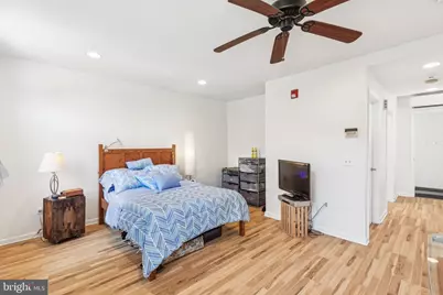 932 Locust Street, Philadelphia, PA 19107 - Photo 17