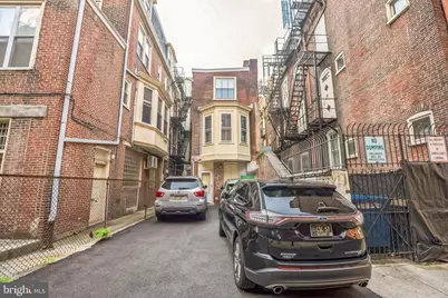 2047 Locust Street, Philadelphia, PA 19103 - Photo 33