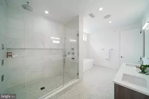 142R S Front St, Philadelphia, PA 19106 - Photo 15