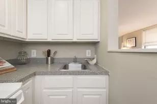 201 S 13th St, Philadelphia, PA 19107 - Photo 3