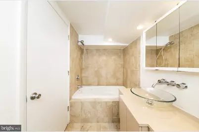 1329 Lombard Street #501, Philadelphia, PA 19147 - Photo 23