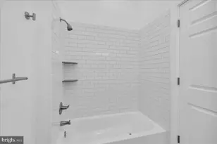 1406 Fairmount Ave, Philadelphia, PA 19130 - Photo 15