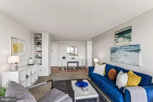 1326 Spruce St, Philadelphia, PA 19107 - Photo 3