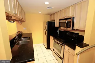 1737 Wallace St, Philadelphia, PA 19130 - Photo 9