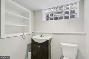 400 S 47th St, Philadelphia, PA 19143 - Photo 57