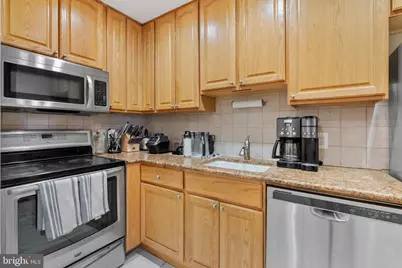 914 Spruce Street #9, Philadelphia, PA 19107 - Photo 11