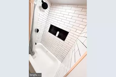 2421 N Leithgow Street, Philadelphia, PA 19133 - Photo 9