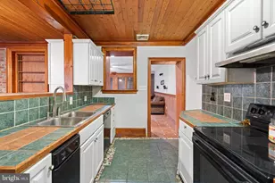 517 Conarroe St, Philadelphia, PA 19128 - Photo 9