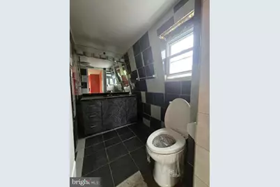 828 S 49th Street, Philadelphia, PA 19143 - Photo 17