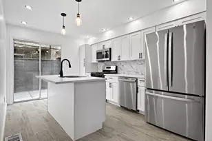 2040 S Norwood St, Philadelphia, PA 19145 - Photo 3