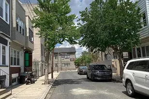 1522 S Myrtlewood St, Philadelphia, PA 19146 - Photo 11