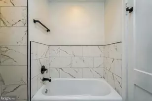 381 E Cliveden St, Philadelphia, PA 19119 - Photo 17