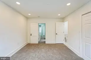 381 E Cliveden St, Philadelphia, PA 19119 - Photo 17