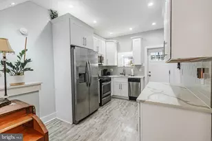 2504 S American St, Philadelphia, PA 19148 - Photo 7