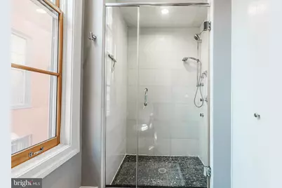 2049 Walnut Street #1R, Philadelphia, PA 19103 - Photo 19