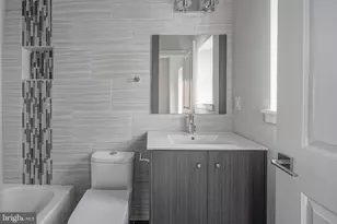 1072 N Front St, Philadelphia, PA 19123 - Photo 11