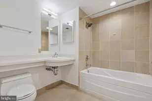 1034 Spruce St, Philadelphia, PA 19107 - Photo 15