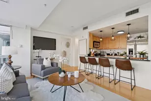 1034 Spruce St, Philadelphia, PA 19107 - Photo 5