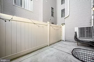 823 N 15th St, Philadelphia, PA 19130 - Photo 11