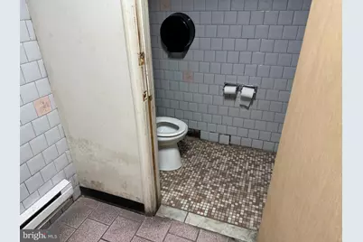 6721 Elmwood Avenue, Philadelphia, PA 19142 - Photo 3