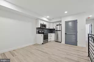 944 W Lycoming St, Philadelphia, PA 19140 - Photo 9