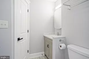 2545 S Warnock St, Philadelphia, PA 19148 - Photo 9