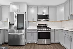 335 Hermitage St, Philadelphia, PA 19128 - Photo 9