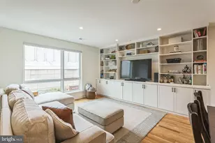 407 Salmon St, Philadelphia, PA 19125 - Photo 3