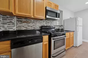 1020 S Bouvier St, Philadelphia, PA 19146 - Photo 7