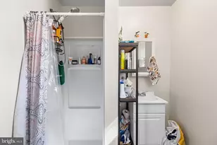 2021 N 16th St, Philadelphia, PA 19121 - Photo 15