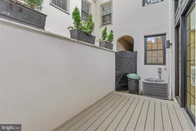 202 Spruce Street, Philadelphia, PA 19106 - Photo 23