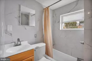 2882 Emerald St, Philadelphia, PA 19134 - Photo 9