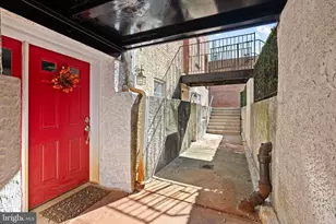 1027 N 4th St, Philadelphia, PA 19123 - Photo 9