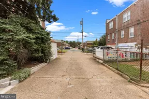 2755 Rhawn St, Philadelphia, PA 19152 - Photo 23