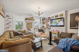 1105 Latimer St, Philadelphia, PA 19107 - Photo 5