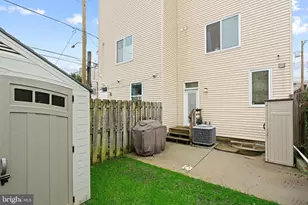 2041 E Sergeant St, Philadelphia, PA 19125 - Photo 11