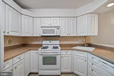 130 Spruce Street #27A, Philadelphia, PA 19106 - Photo 5