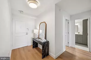 604 S Washington Square, Philadelphia, PA 19106 - Photo 3