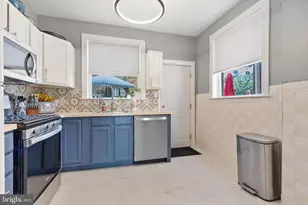 1106 W Moyamensing Ave, Philadelphia, PA 19148 - Photo 15