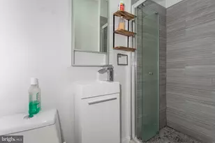 1629 Wallace St, Philadelphia, PA 19130 - Photo 15